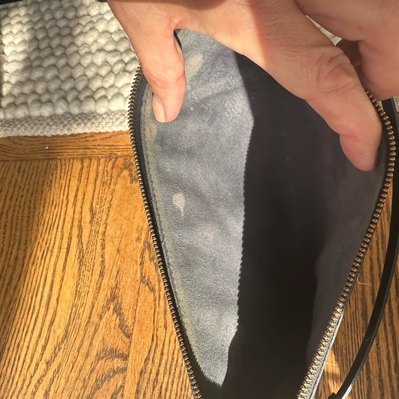 Louis Vuitton Epi Pouchette - Picture 9 of 11